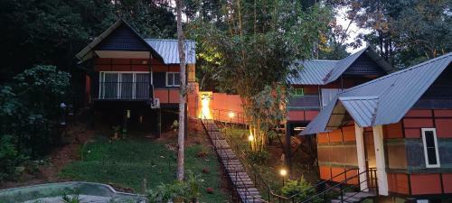 Hotel Santhi Hill View Resort