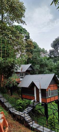 Hotel Santhi Hill View Resort