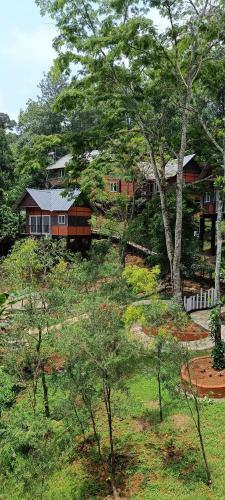 Hotel Santhi Hill View Resort