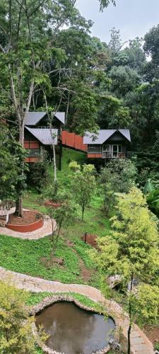 Hotel Santhi Hill View Resort