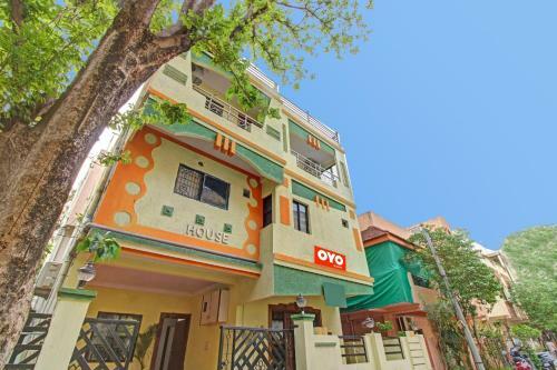 Hotel Oyo 91250 Four Seasons Service Apartment
