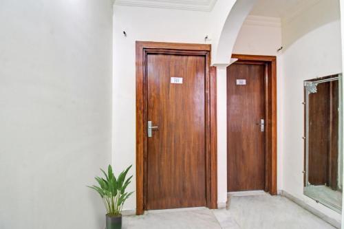 Hotel Oyo 91250 Four Seasons Service Apartment