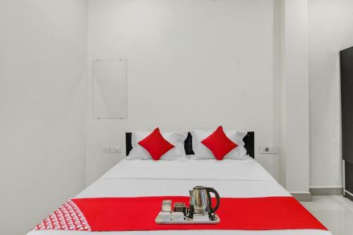 Hotel Oyo 90945 The Meteor