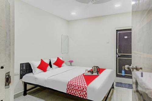 Hotel Oyo 90945 The Meteor