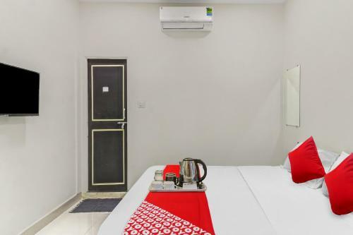 Hotel Oyo 90945 The Meteor