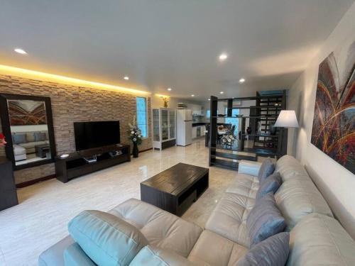 Ap Grand Residence 3 Bedroom Villa