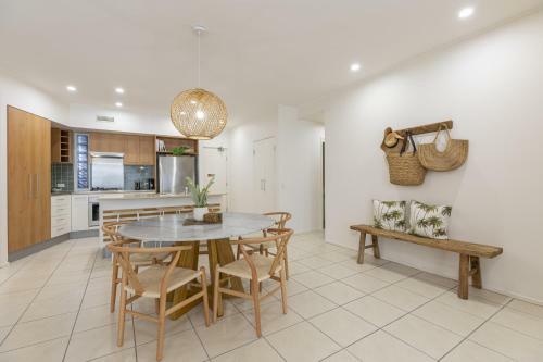 Resort Style Living In 2 Bedroom Apartment