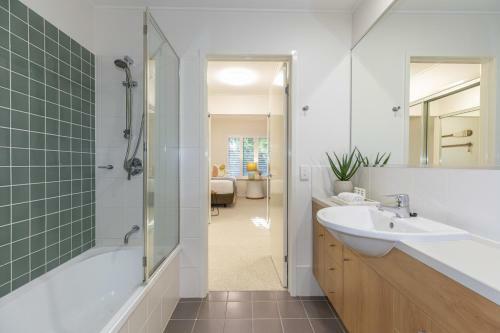 Resort Style Living In 2 Bedroom Apartment
