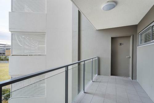 Cosy Studio Apartment With Balcony Seating