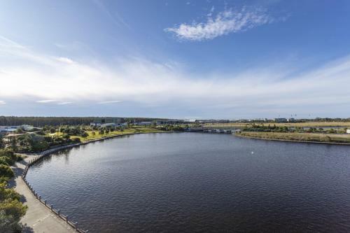 Apartamento Sleek 2-bed Unit With Expansive Water Views