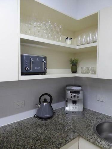 Spacious 3 Bedroom Resort Style Apartment With A/c