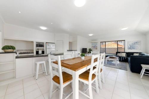 Avalon Beach Escape ~ Family Favourite With Wifi