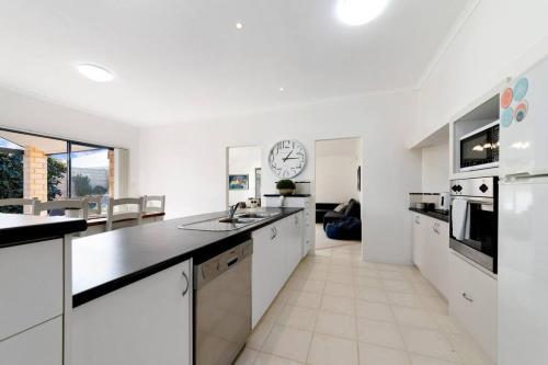 Avalon Beach Escape ~ Family Favourite With Wifi