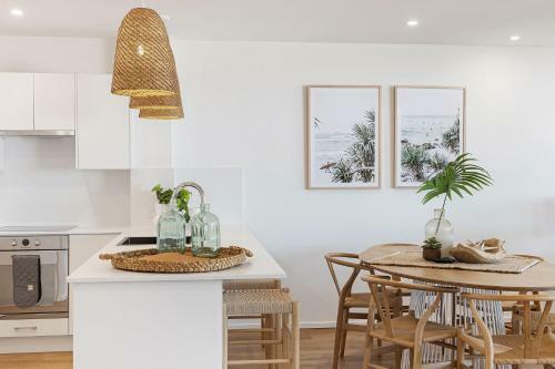 Unit 2 21 Park Cres Modern Stylish Apartment