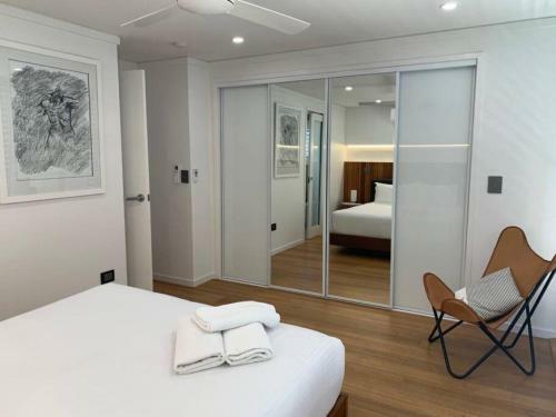 Henderson 1 5 Modern Apartment Close To Sunshine Beach