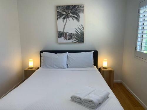 Henderson 1 5 Modern Apartment Close To Sunshine Beach