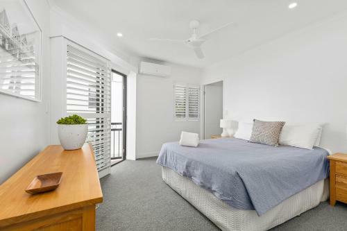 6 Seabreeze Spacious Newly Renovated Apartment With Ocean Views
