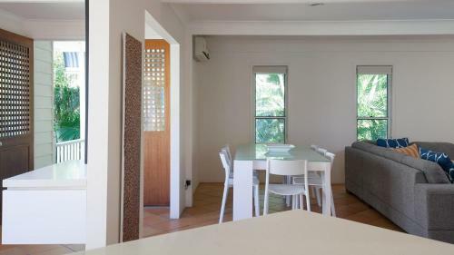Belmore Terrace Perfect Pad Just 100 Metres To The Beach
