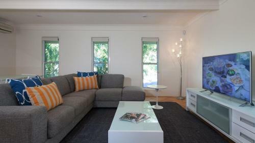 Belmore Terrace Perfect Pad Just 100 Metres To The Beach