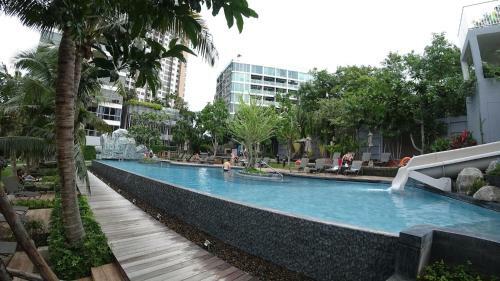 33 Rd Floor City View Studio Seaview Condominium