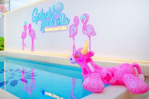 Splash Pool Villa