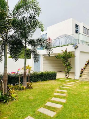 Yizen Vip Luxury Palm Springs Villa In Pattaya
