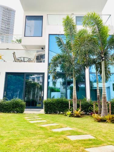 Yizen Vip Luxury Palm Springs Villa In Pattaya
