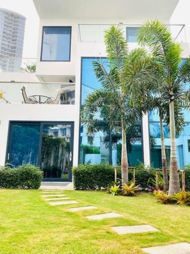 Yizen Vip Luxury Palm Springs Villa In Pattaya
