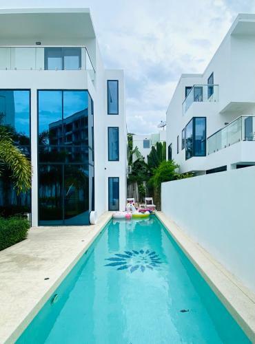 Yizen Vip Luxury Palm Springs Villa In Pattaya