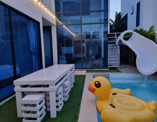 Art C Pool Villas Pattaya