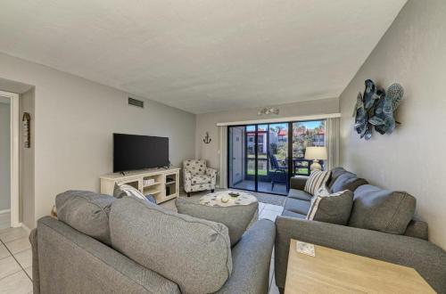Gone Coastal - 1801 Gulf Drive N Unit #118