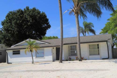 Entire Home-bradenton 3/2 Indoor Pool Near Beaches