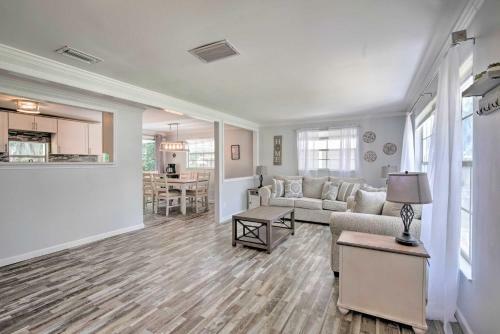 Newly Renovated Crystal River Home With Yard!