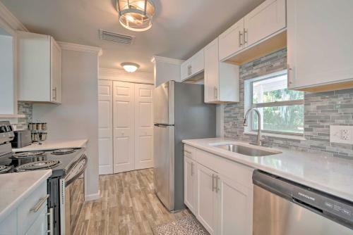 Newly Renovated Crystal River Home With Yard!