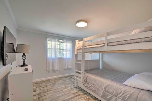 Newly Renovated Crystal River Home With Yard!