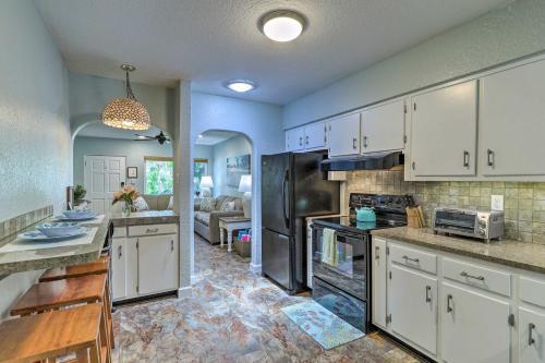 Tropical Getaway - 5 Blocks To Cocoa Beach!