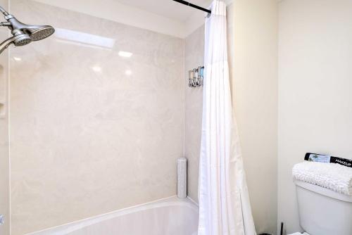 Luxury Cocoa Beach Getaway With Private Pool!