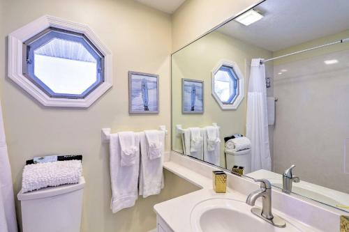 Luxury Cocoa Beach Getaway With Private Pool!