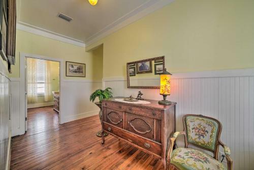 Charming Defuniak Apartment In Historic Dtwn!