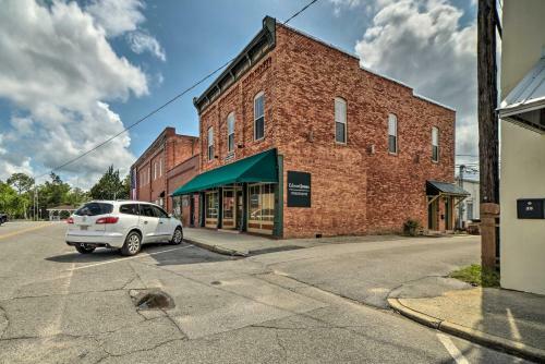 Charming Defuniak Apartment In Historic Dtwn!
