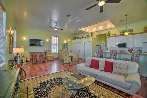 Charming Defuniak Apartment In Historic Dtwn!