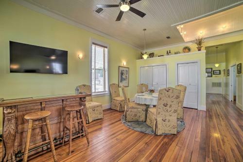 Charming Defuniak Apartment In Historic Dtwn!