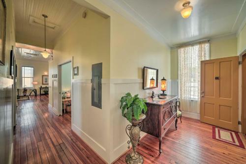 Charming Defuniak Apartment In Historic Dtwn!