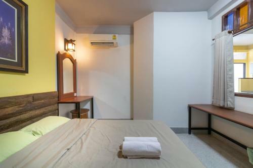 Banthat Thong Hostel