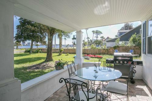 Daytona Beach!! In Front Of River, Enjoy Kayak Free!!!