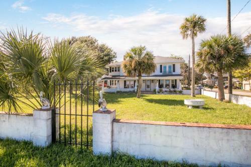 Daytona Beach!! In Front Of River, Enjoy Kayak Free!!!