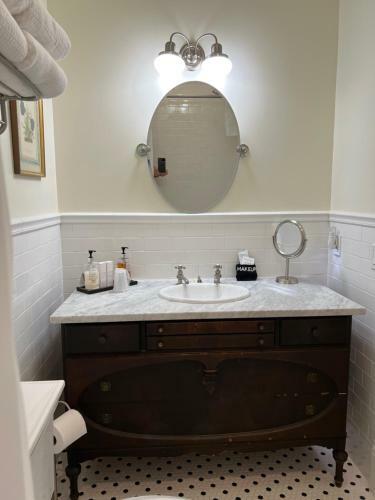 Hoyt House Luxury Bed & Breakfast
