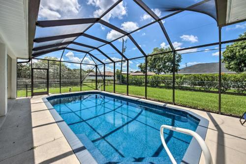 Modern Cape Coral Home Private Lanai And Pool!