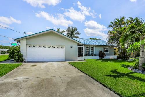 Grand Retreat In Cape Coral