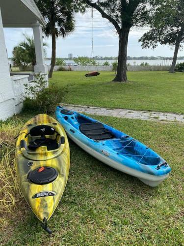 740 Riverside, Daytona Beach. Kayaks Free